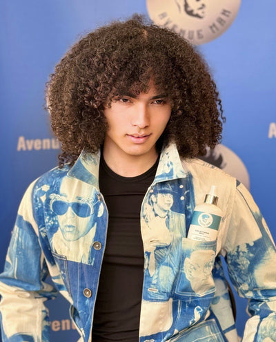 Sergio Slavnov: Expertly Crafting NYC's Top Styles for Men with Very Curly Long Hair